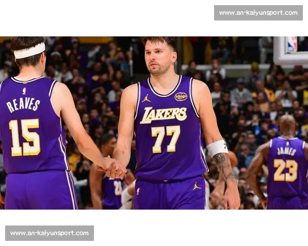 小莫里斯炮轰湖人防守漏洞:交易里夫斯,终结东契奇式防守灾难 小莫里斯炮轰湖人防守漏洞:交易里夫斯,终结东契奇式防守灾难