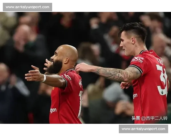 前曼联铁卫力荐双星：姆贝莫锋线利刃 + 库尼亚中场新核