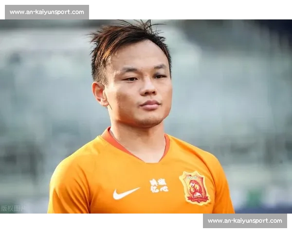 周通回应身份争议:苏超强还是奥克兰城?真相在这里