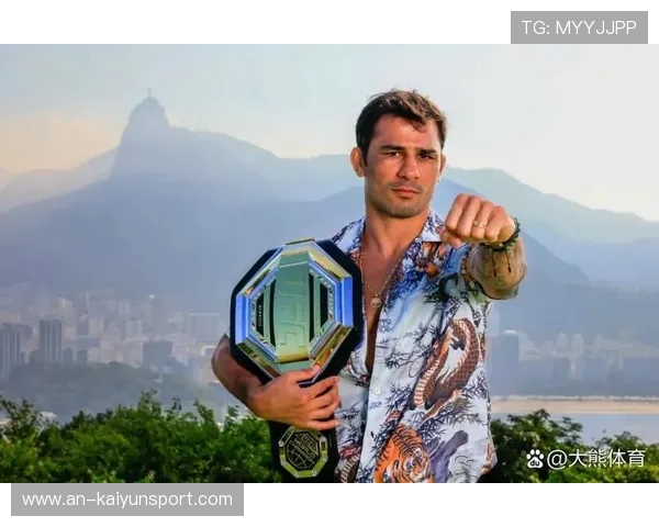 潘托加四度卫冕！蝇量级霸主地位坚如磐石